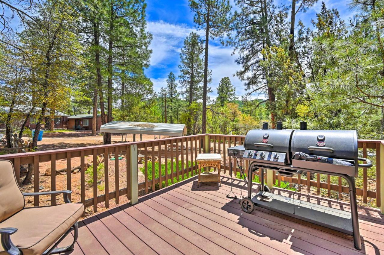Pine Cabin In The Woods With Yard And Grill! Dış mekan fotoğraf